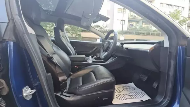 Tesla Model 3 Standard Range Plus Auto RWD 4dr