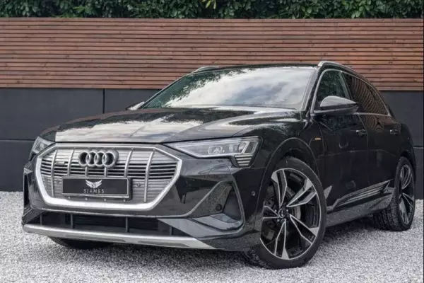 Audi e-tron 50 S line Auto quattro 5dr 71.2kWh (11kW Charger)