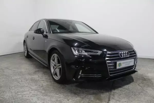 Audi A4 2.0 TDI ultra S line S Tronic Euro 6 (s/s) 4dr