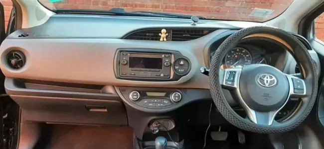 Toyota Yaris 1.5 VVT-h Active E-CVT Euro 6 (s/s) 5dr