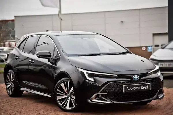 Toyota Corolla 1.8 VVT-h Design CVT Euro 6 (s/s) 5dr