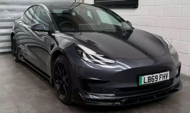 Tesla Model 3 Standard Range Plus Auto RWD 4dr