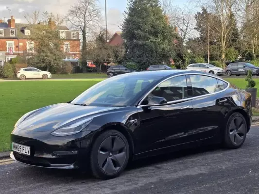 Tesla Model 3 (Dual Motor) Long Range Auto 4WDE 4dr