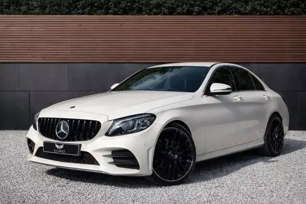 Mercedes-Benz C Class 2.0 C220d AMG Line (Premium) G-Tronic+ Euro 6 (s/s) 4dr