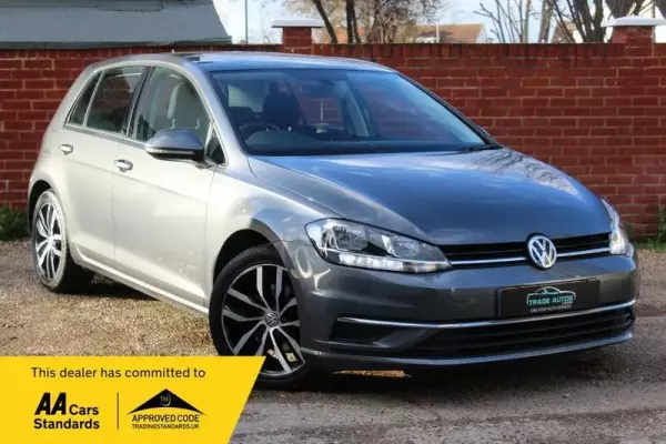 Volkswagen Golf 2.0 TDI SE Nav DSG Euro 6 (s/s) 5dr