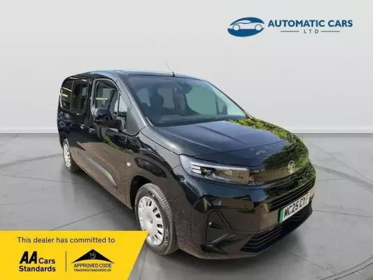 Vauxhall Combo Life Electric 52kWh Design XL MPV Auto 5dr (7.4kW Charger)