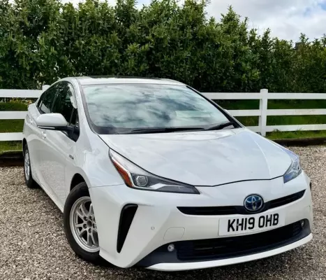 Toyota Prius 1.8 VVT-h Business Edition Plus CVT Euro 6 (s/s) 5dr (15in Alloy)