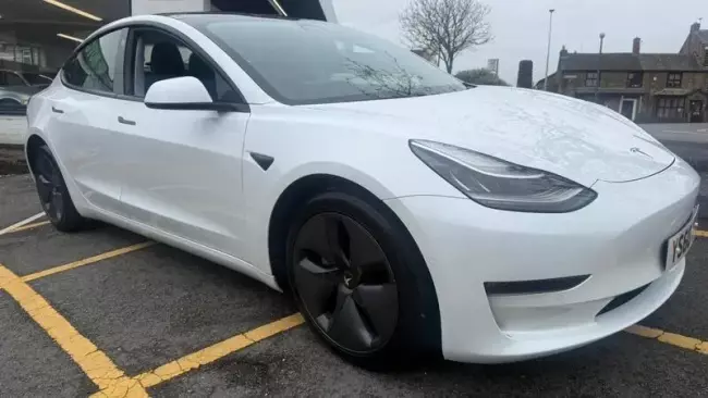 Tesla Model 3 (Dual Motor) Long Range Auto 4WDE 4dr
