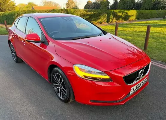 Volvo V40 1.5 T2 Momentum Auto Euro 6 (s/s) 5dr