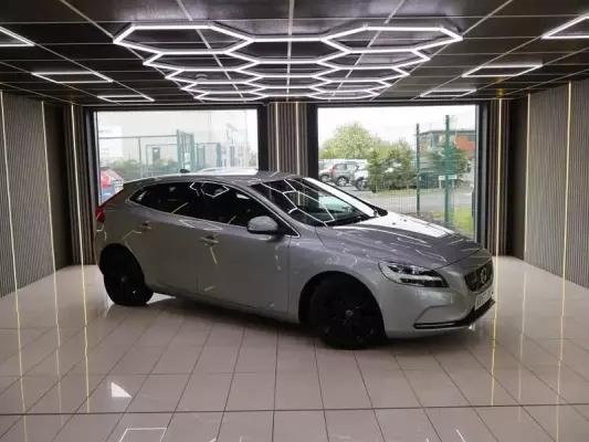 Volvo V40 2.0 D2 Inscription Euro 6 (s/s) 5dr