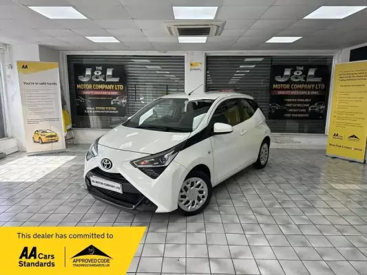 Toyota AYGO 1.0 VVT-i x-play x-shift Euro 6 5dr