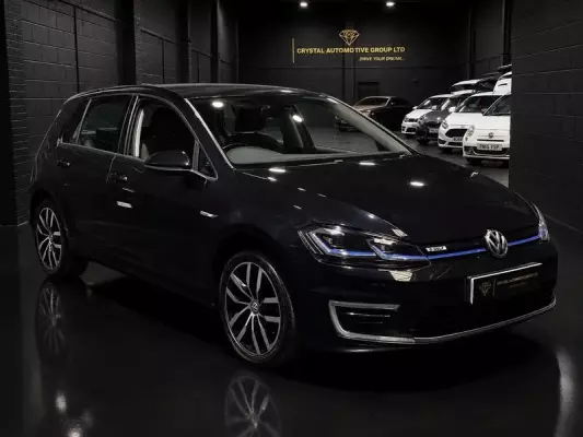 Volkswagen e-Golf 35.8kWh e-Golf Auto 5dr