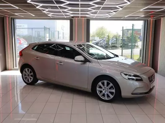 Volvo V40 2.0 T2 Inscription Euro 6 (s/s) 5dr
