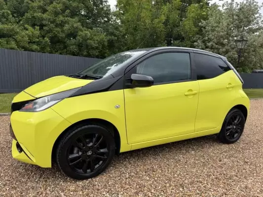 Toyota AYGO 1.0 VVT-i x-cite 3 Yellow Bi-Tone Euro 6 5dr