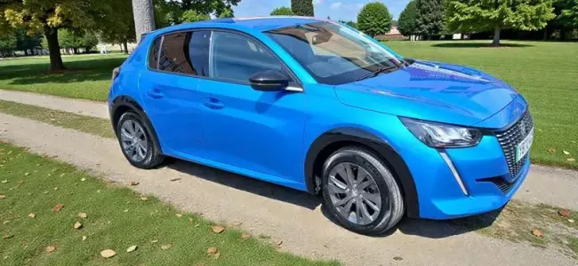 Peugeot E-208 50kWh Allure Premium + Auto 5dr (7.4kW Charger)
