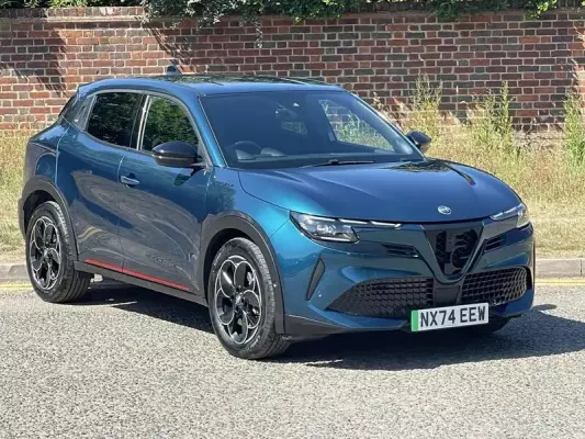 Alfa Romeo Junior 54kWh Elettrica Speciale Auto 5dr