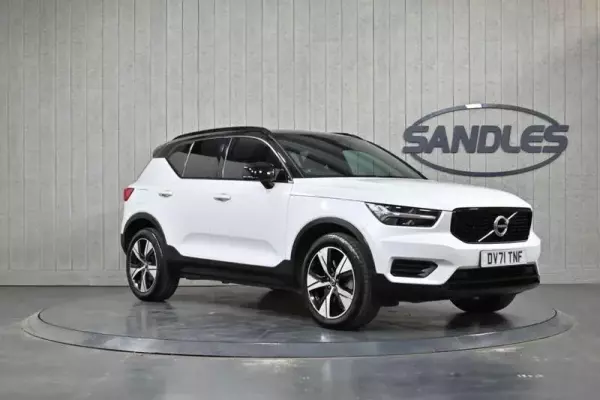 Volvo XC40 1.5h T4 Recharge 10.7kWh Plus Auto Euro 6 (s/s) 5dr
