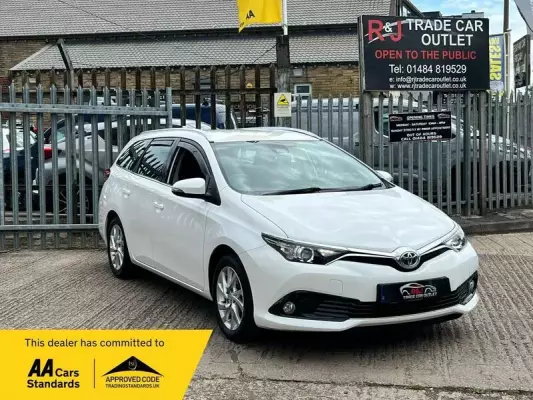 Toyota Auris 1.8 VVT-h Icon Tech Touring Sports CVT Euro 6 (s/s) 5dr