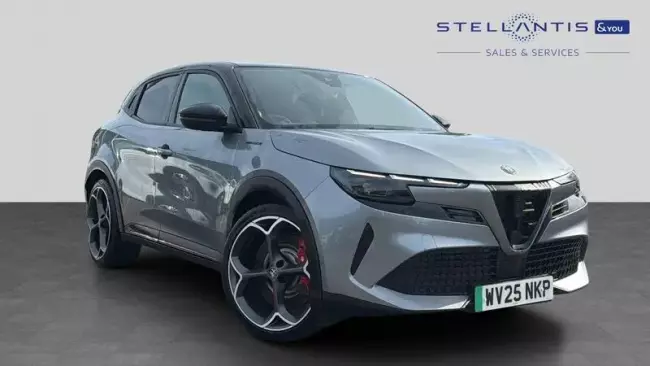 Alfa Romeo Junior 54kWh Elettrica Veloce Auto 5dr