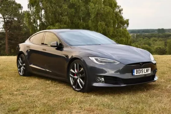 Tesla Model S (Dual Motor) Performance Ludicrous Auto 4WD 5dr