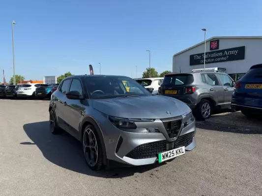 Alfa Romeo Junior 54kWh Elettrica Veloce Auto 5dr