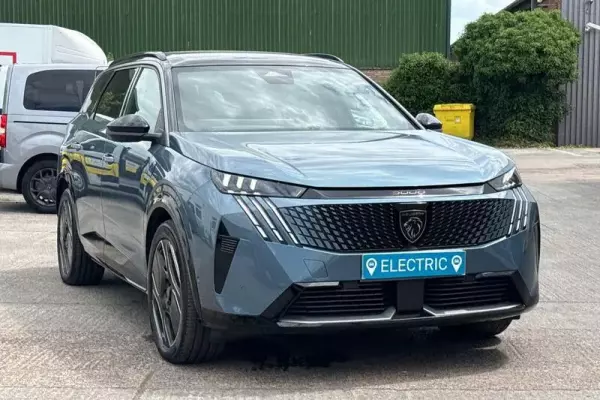 Peugeot E-5008 73kWh GT Auto 5dr