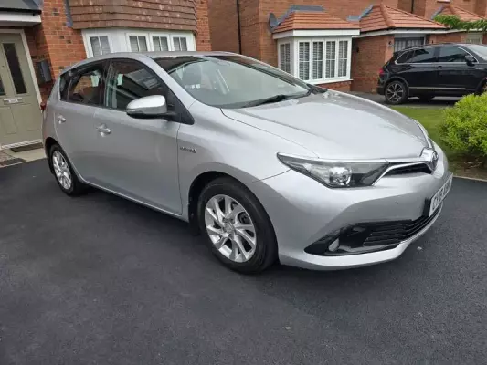 Toyota Auris 1.8 VVT-h Icon Tech CVT Euro 6 (s/s) 5dr