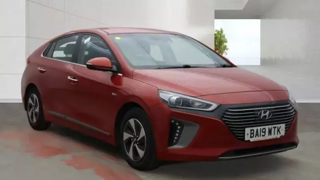 Hyundai IONIQ 1.6 h-GDi Premium DCT Euro 6 (s/s) 5dr