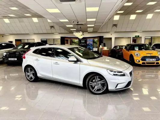 Volvo V40 2.0 D4 R-Design Pro Auto Euro 6 (s/s) 5dr