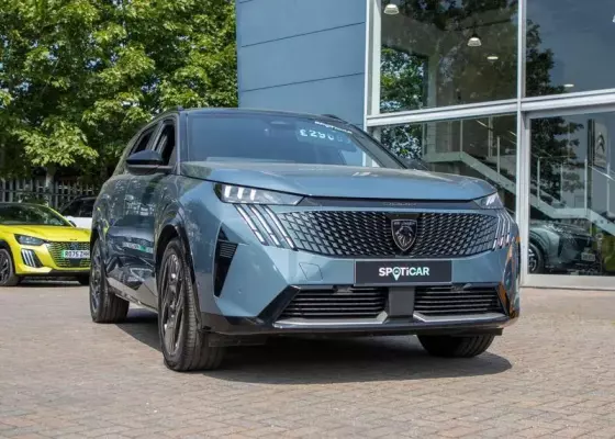 Peugeot E-5008 73kWh GT Auto 5dr