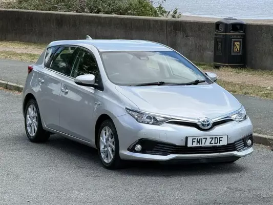 Toyota Auris 1.8 VVT-h Business Edition CVT Euro 6 (s/s) 5dr (Safety Sense)