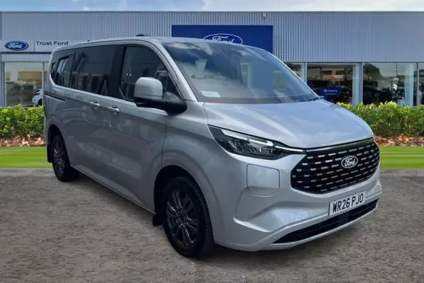 Ford Tourneo Custom 340 Titanium AUTO L1 SWB 9 Seat Minibus FWD 2.5 PHEV 232ps Low Roof