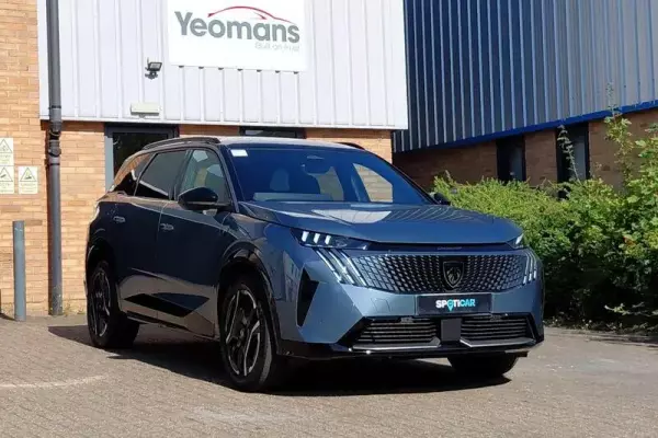 Peugeot E-5008 73kWh GT Auto 5dr