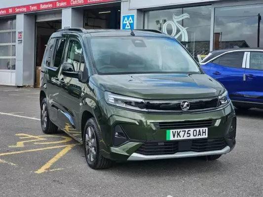Vauxhall Combo Life Electric 52kWh Ultimate Auto 5dr (11kW Charger)
