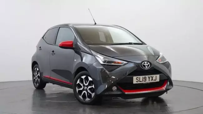 Toyota AYGO 1.0 VVT-i x-trend Funroof x-shift Euro 6 5dr