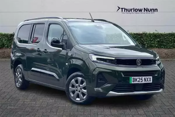 Vauxhall Combo Life Electric 52kWh Ultimate XL MPV Auto 5dr (11kW Charger)