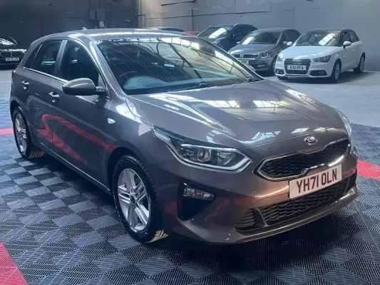 Kia Ceed 1.6 CRDi MHEV 2 NAV Euro 6 (s/s) 5dr
