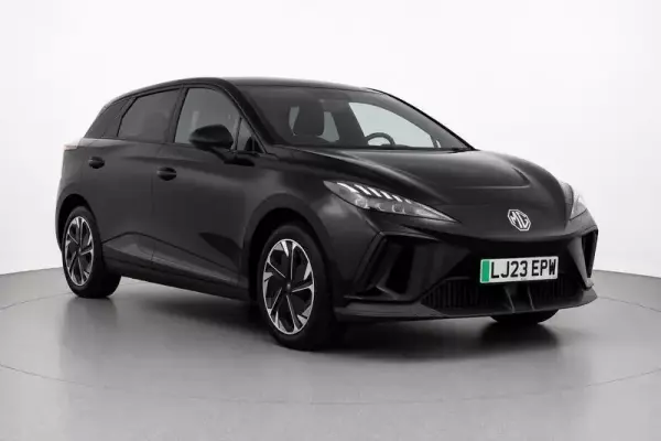 MG MG4 64kWh SE Long Range Auto 5dr