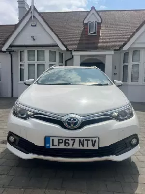 Toyota Auris 1.8 VVT-h Icon Tech Touring Sports CVT Euro 6 (s/s) 5dr