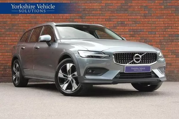 Volvo V60 Cross Country 2.0 D4 Plus Auto AWD Euro 6 (s/s) 5dr