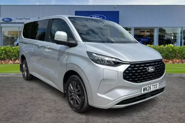 Ford Tourneo Custom 340 Titanium AUTO L1 SWB 9 Seat Minibus FWD 2.5 PHEV 232ps Low Roof