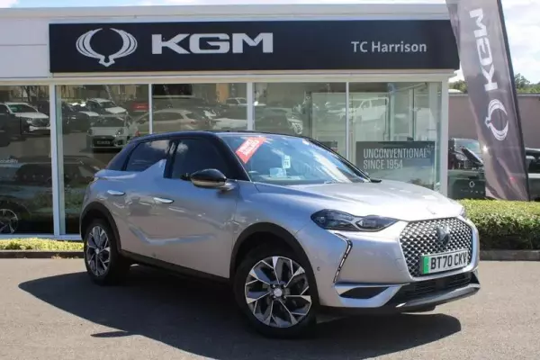 DS AUTOMOBILES DS 3 CROSSBACK E-TENSE 50kWh Ultra Prestige Crossback Auto 5dr