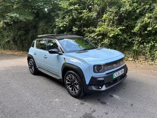 Renault 4 E-Tech electric comfort range 52kWh iconic+ SUV plein sud Auto 5dr