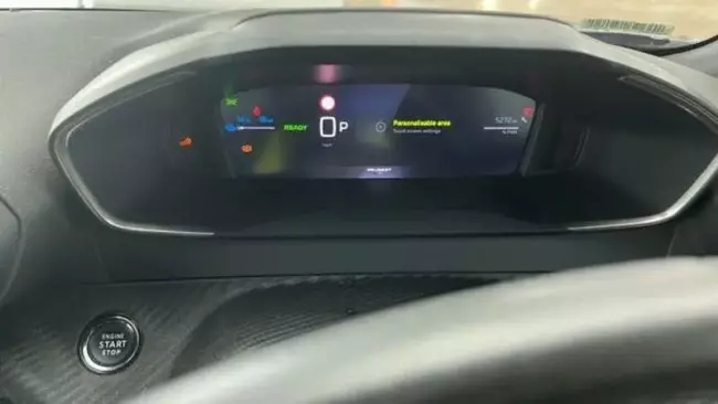 Peugeot E-2008 50kWh Allure Auto 5dr (11kW Charger)