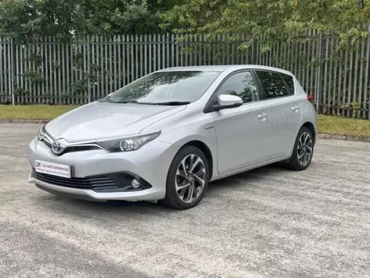 Toyota Auris 1.8 VVT-h Design CVT Euro 6 (s/s) 5dr