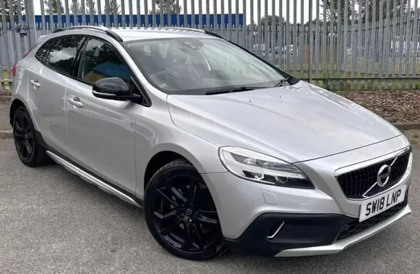 Volvo V40 Cross Country 2.0 T3 Pro Euro 6 (s/s) 5dr