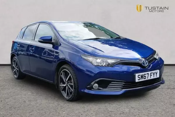 Toyota Auris 1.8 VVT-h Design CVT Euro 6 (s/s) 5dr