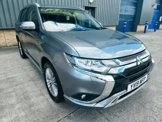 Mitsubishi Outlander 2.4h TwinMotor 13.8kWh Juro CVT 4WD Euro 6 (s/s) 5dr