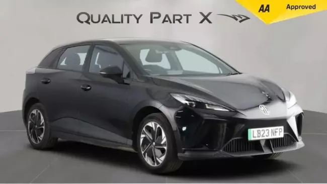MG MG4 64kWh SE Long Range Auto 5dr