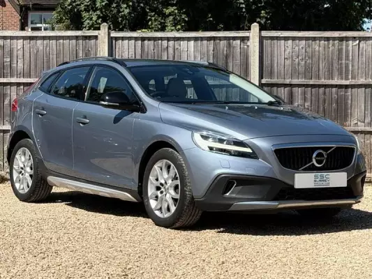 Volvo V40 Cross Country 1.5 T3 Pro Auto Euro 6 (s/s) 5dr